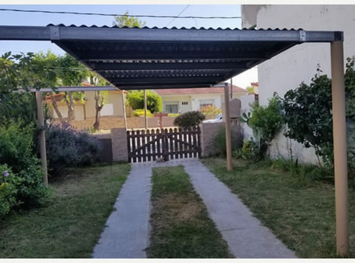 Casas con patio y parrilla en Mar del Tuyú miniatura 3