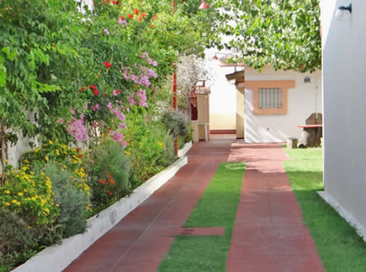 Casa con parque y parrilla a 150 metros del mar en San Clemente del Tuyú foto 1