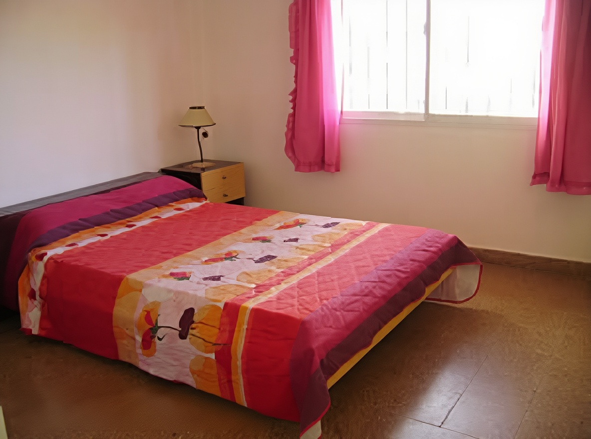 Casa con parque y parrilla a 150 metros del mar en San Clemente del Tuyú miniatura 7