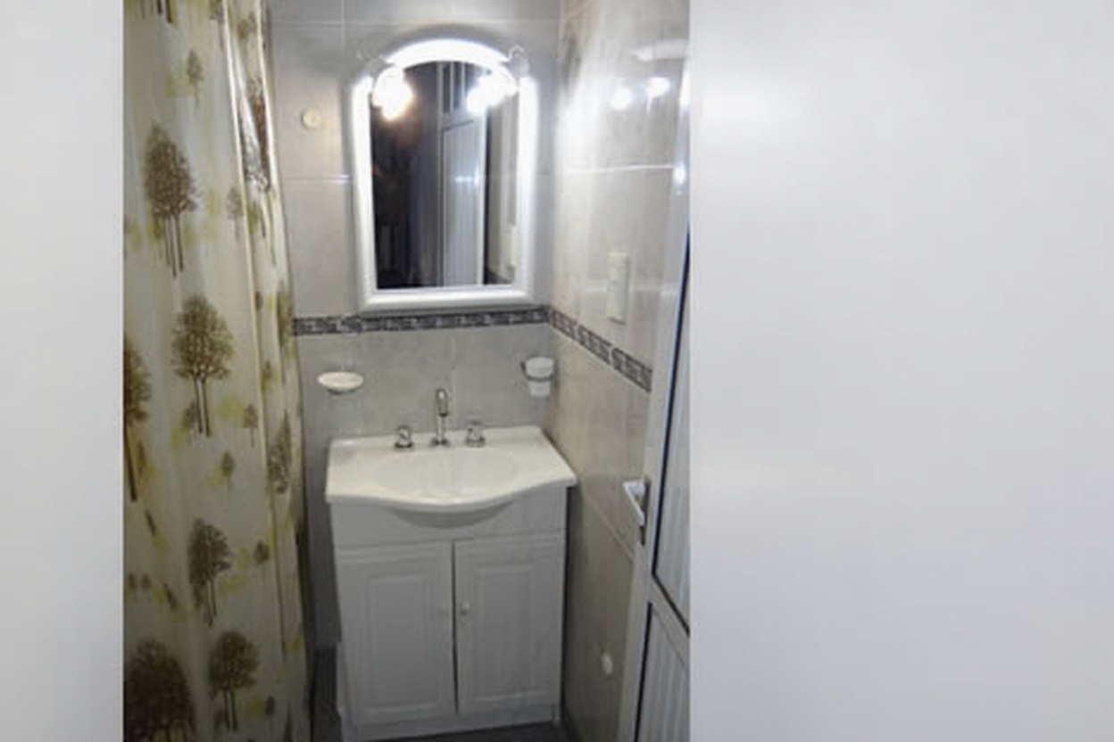 Casa con parque y parrilla a 150 metros del mar en San Clemente del Tuyú miniatura 9