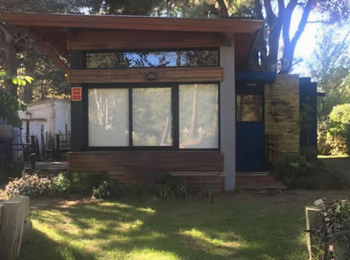 Casa con parque y parrilla a 5 cuadras del mar en Costa del Este