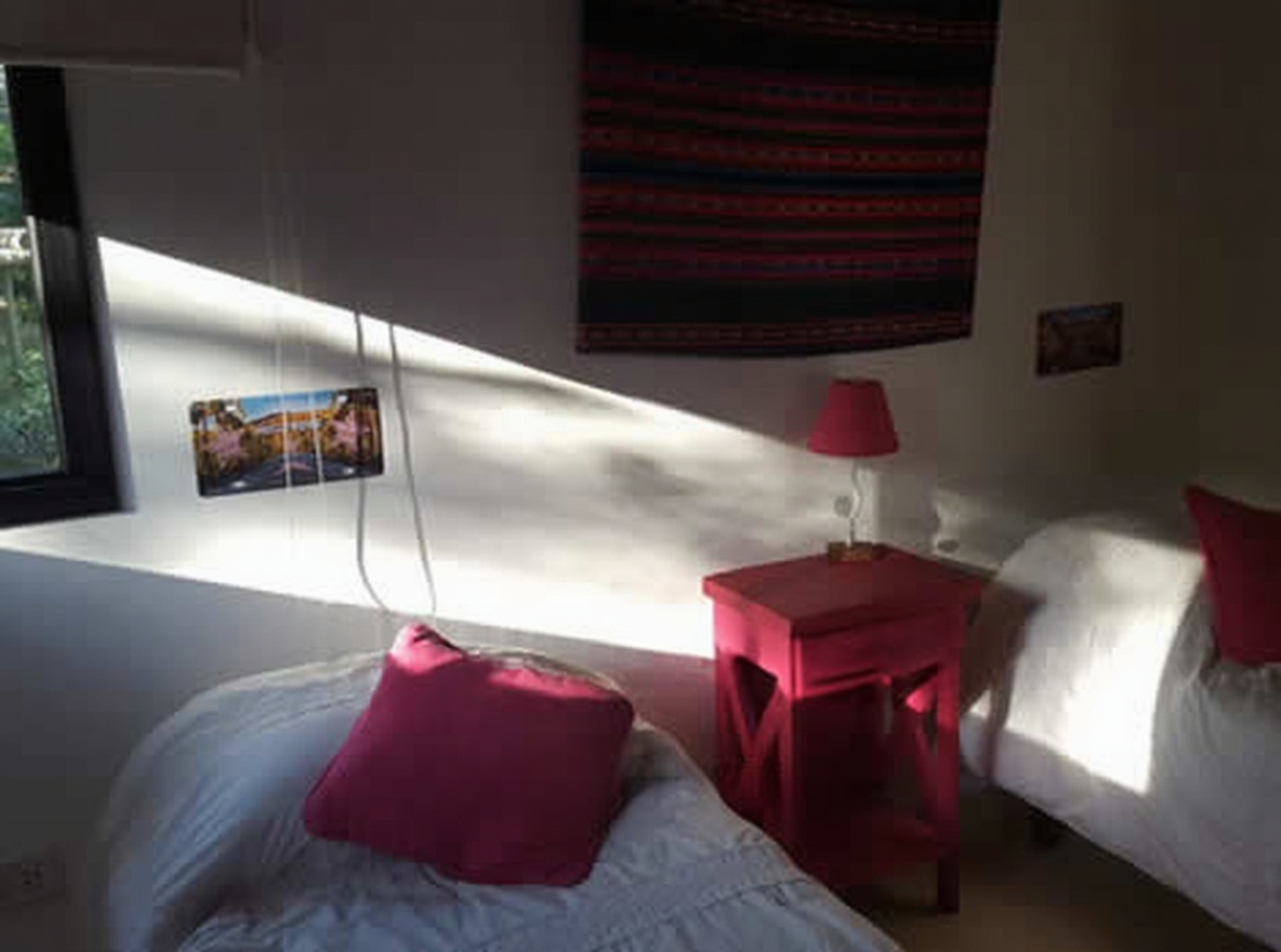 Casa con parque y parrilla a 5 cuadras del mar en Costa del Este miniatura 10