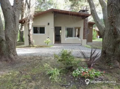 Casa con gran parque en Costa del Este