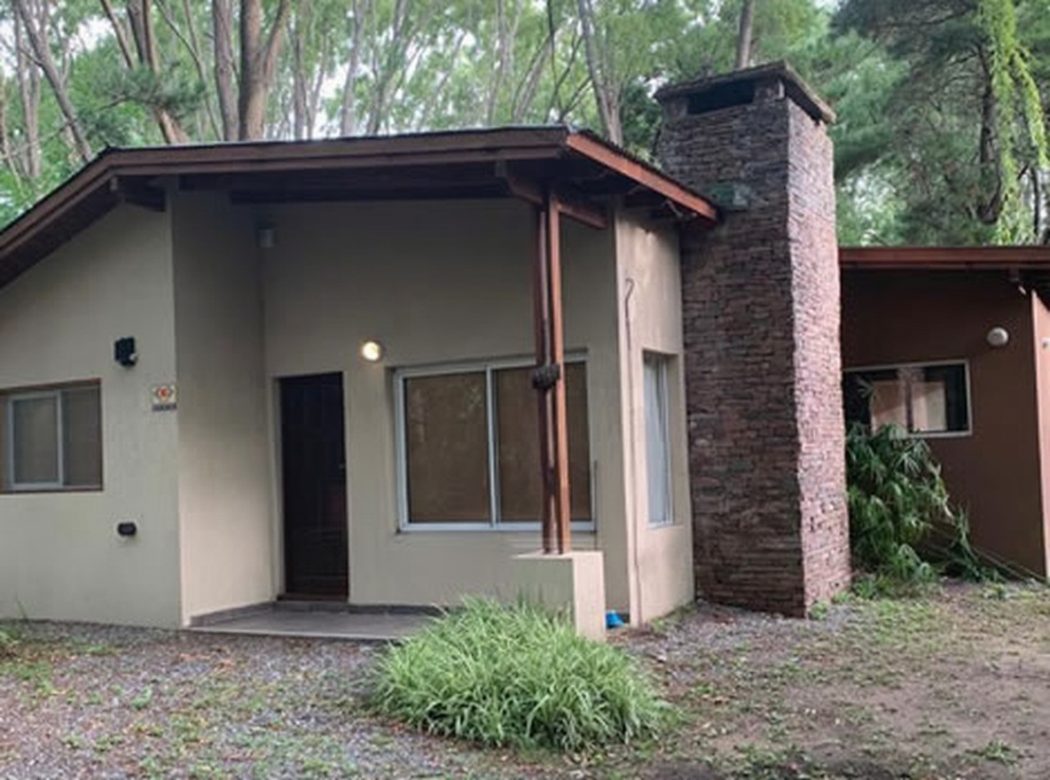 Casa con gran parque en Costa del Este miniatura 2