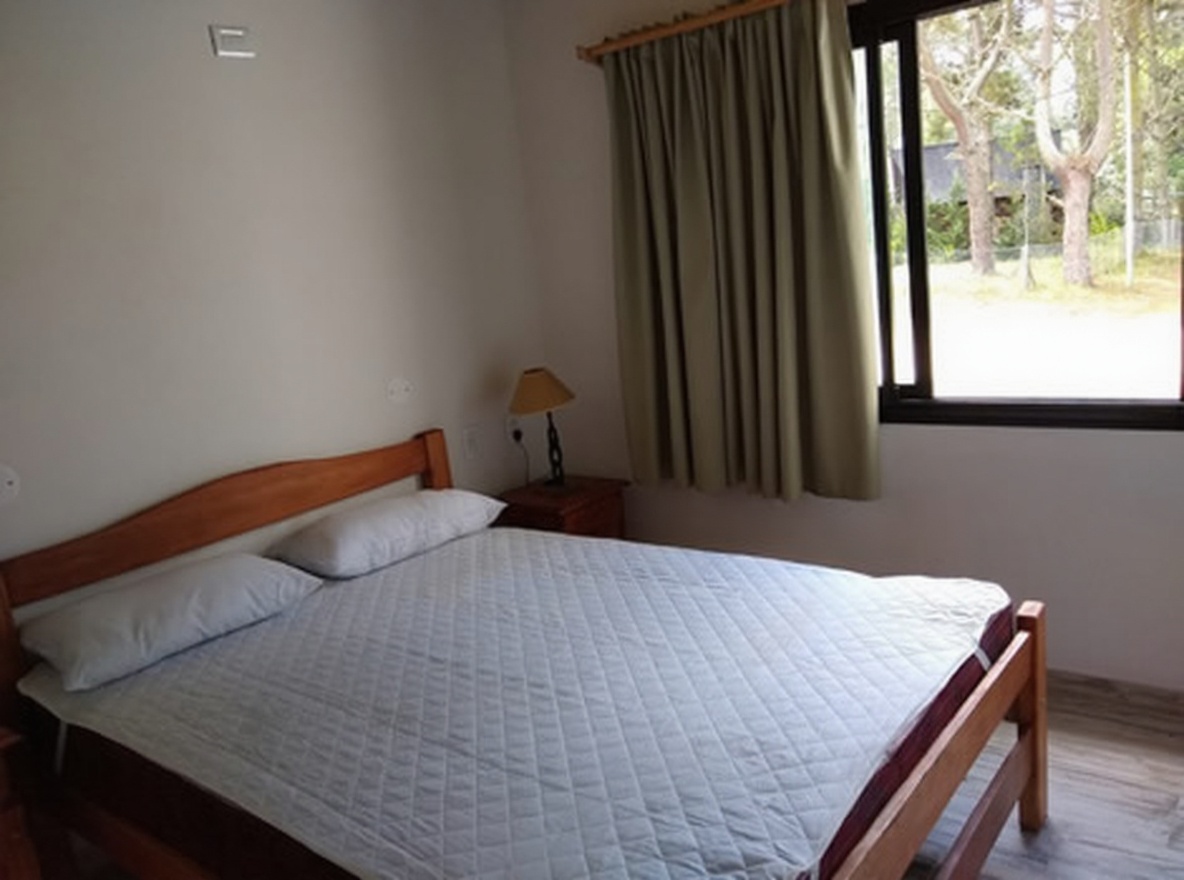 Casa con parrilla en Costa del Este miniatura 9