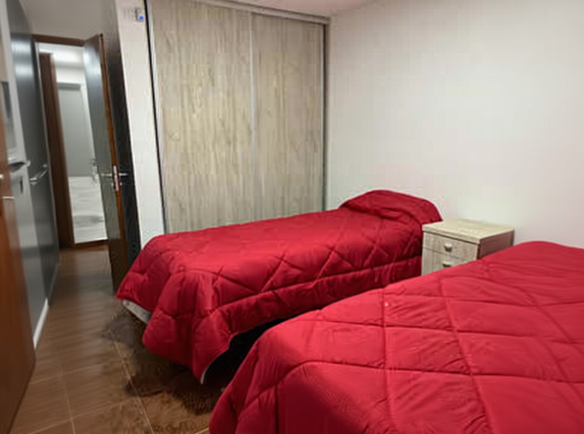 Casa con cochera y parrilla a 8 cuadras del mar en Costa del Este miniatura 8