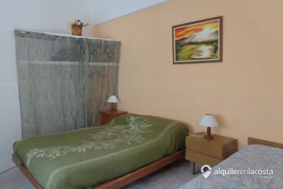Casa con patio y parrilla a 2 cuadras del mar en San Clemente del Tuyú foto 5