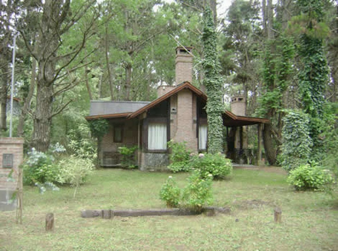 Casa con cochera y parrilla en Costa del Este