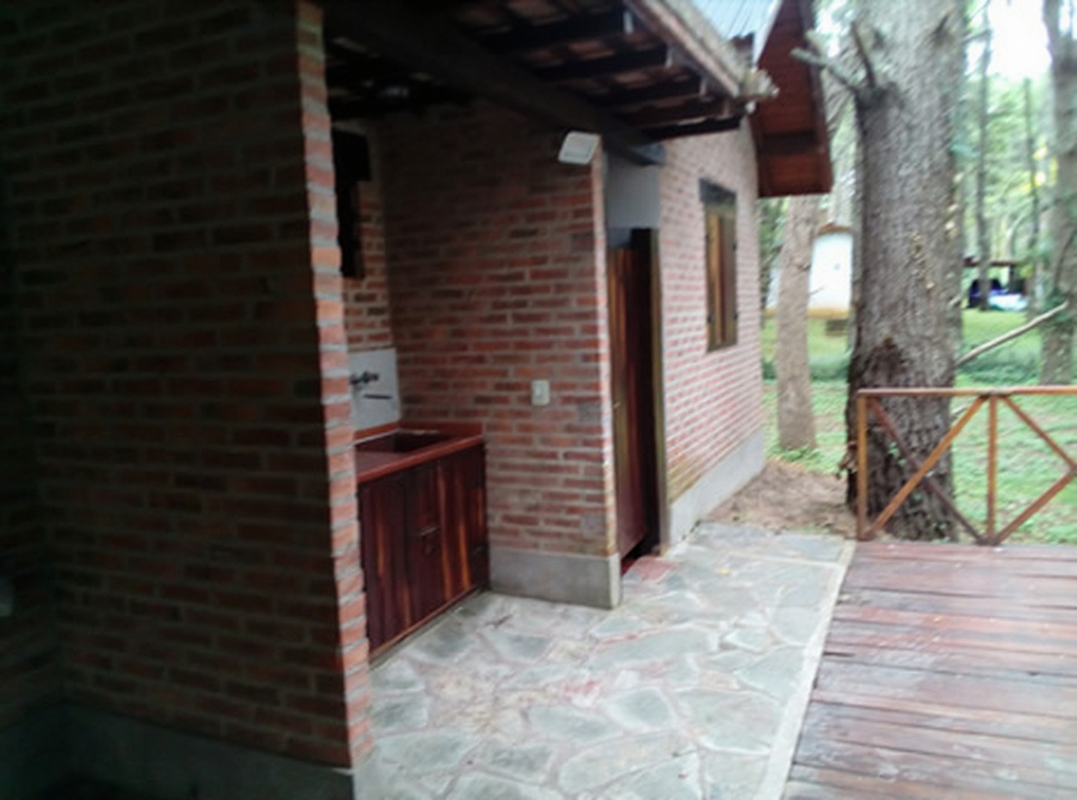 Casa con cochera y parrilla en Costa del Este miniatura 9