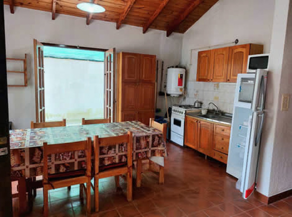 Casa de 4 ambientes para 8 personas en Mar de Ajó miniatura 2