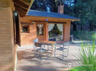 Casa con jardín y parrilla en Mar de las Pampas foto 2