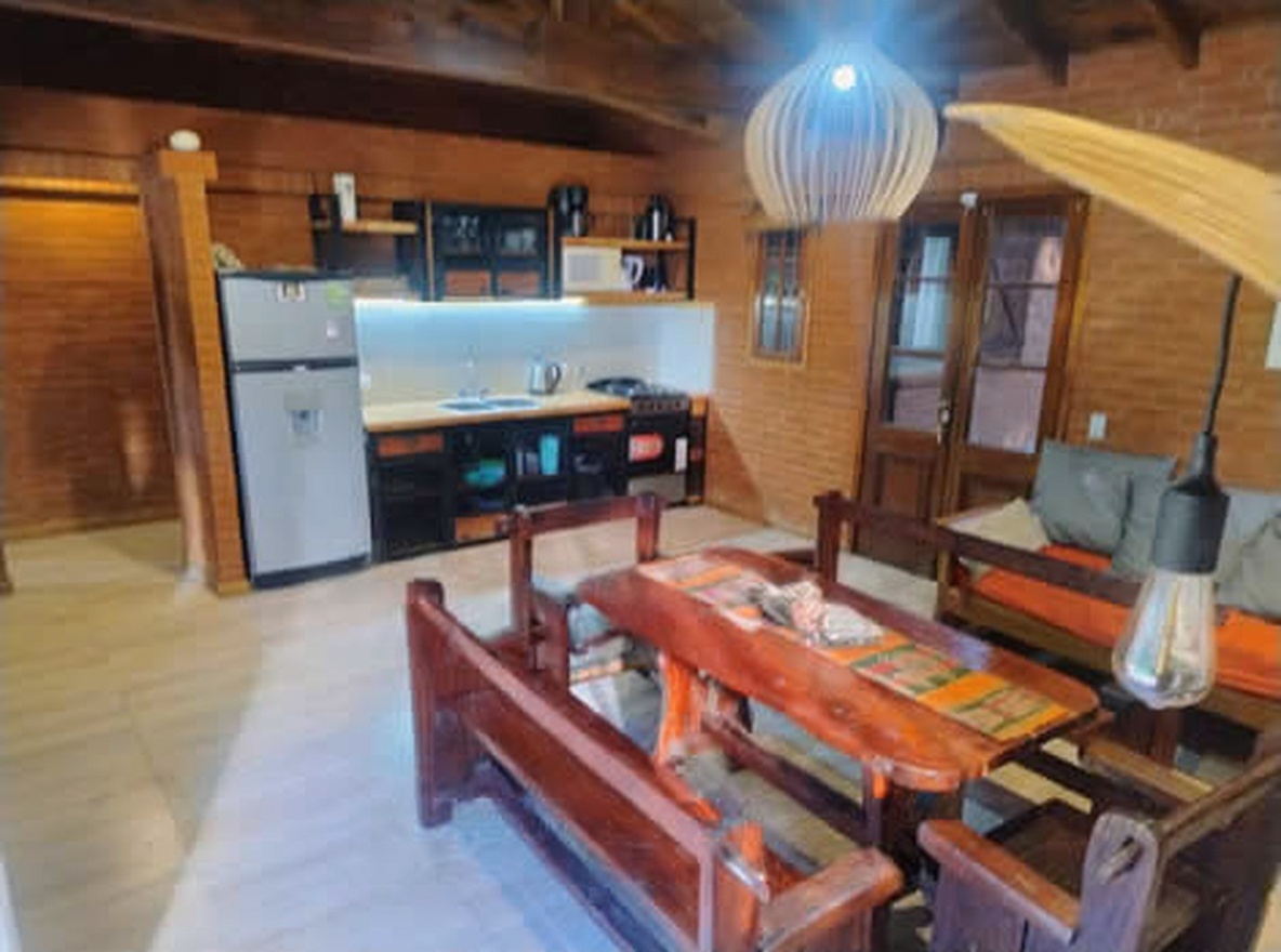 Casa con jardín y parrilla en Mar de las Pampas miniatura 4