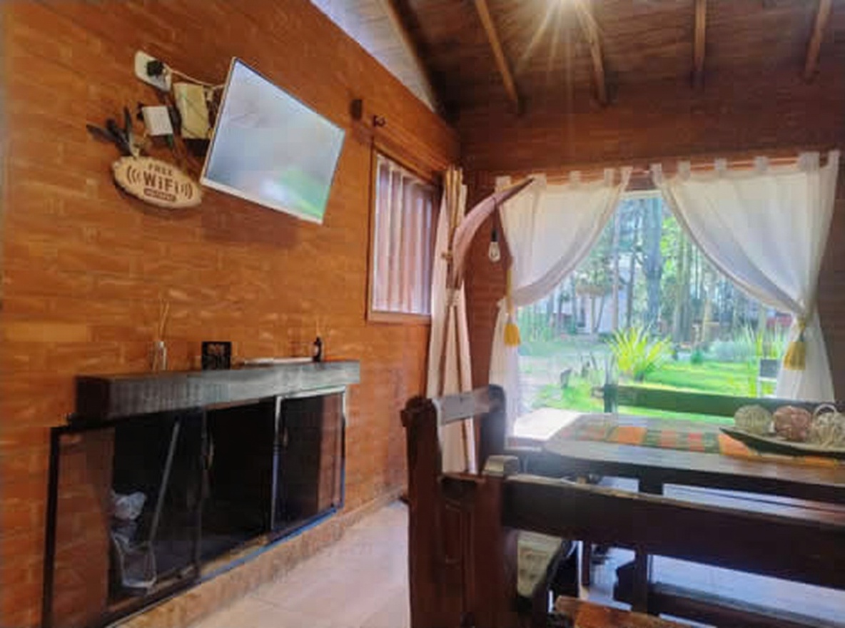 Casa con jardín y parrilla en Mar de las Pampas miniatura 5