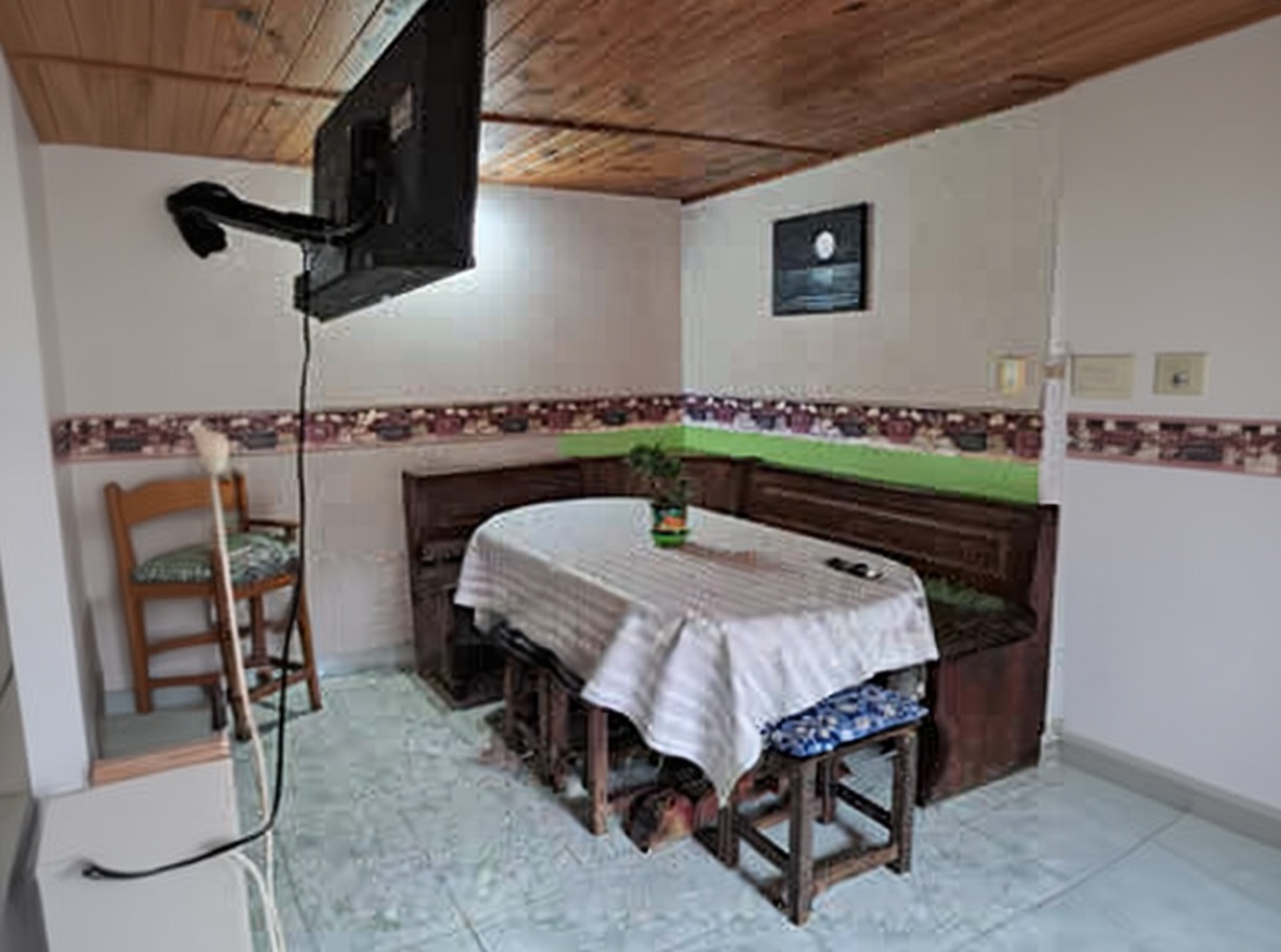 Chalet con pileta y parque en San Clemente del Tuyú miniatura 2