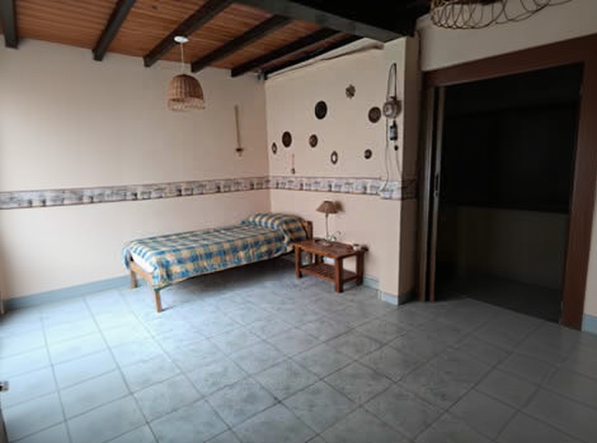 Chalet con pileta y parque en San Clemente del Tuyú miniatura 5