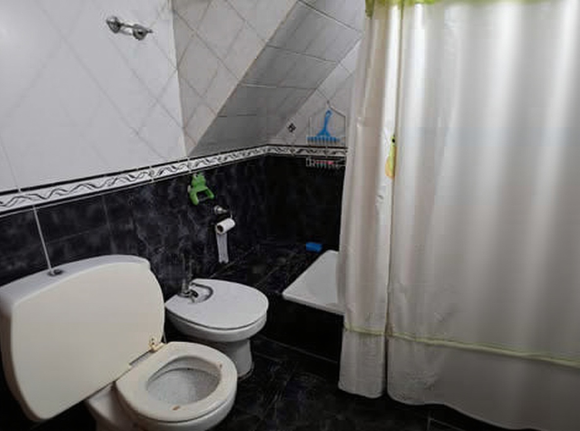 Chalet con pileta y parque en San Clemente del Tuyú miniatura 11