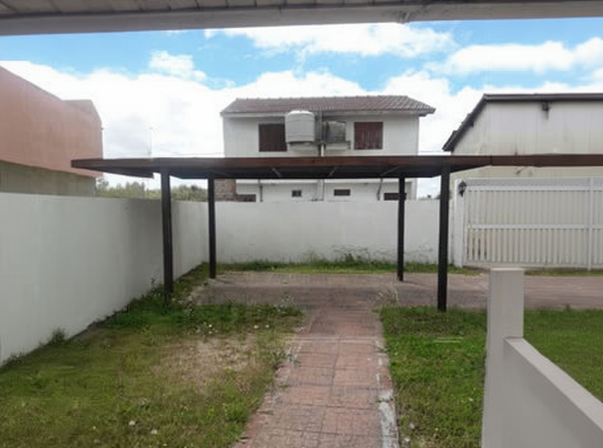 Casa con WiFi a 100 metros del mar en Las Toninas miniatura 5