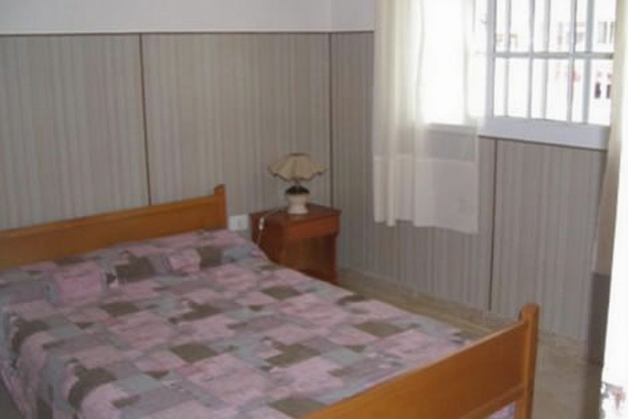 Casa con parque y parrilla a 100 metros del mar en Las Toninas miniatura 3