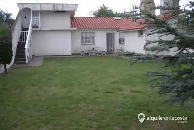 Casa con parque y parrilla a 100 metros del mar en Las Toninas foto 4