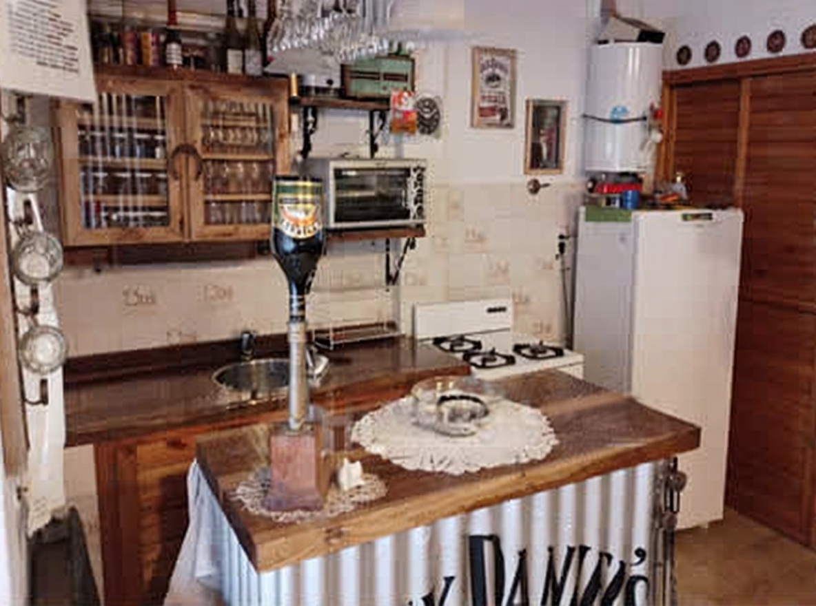 Casa con patio y parrilla en Las Toninas miniatura 4