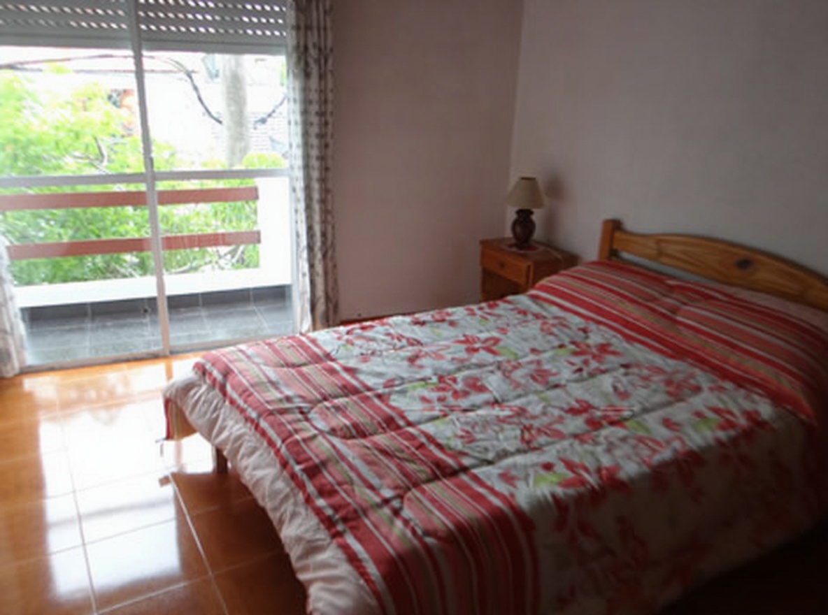 Casa con parque y parrilla a 200 metros del mar en San Clemente del Tuyú miniatura 11