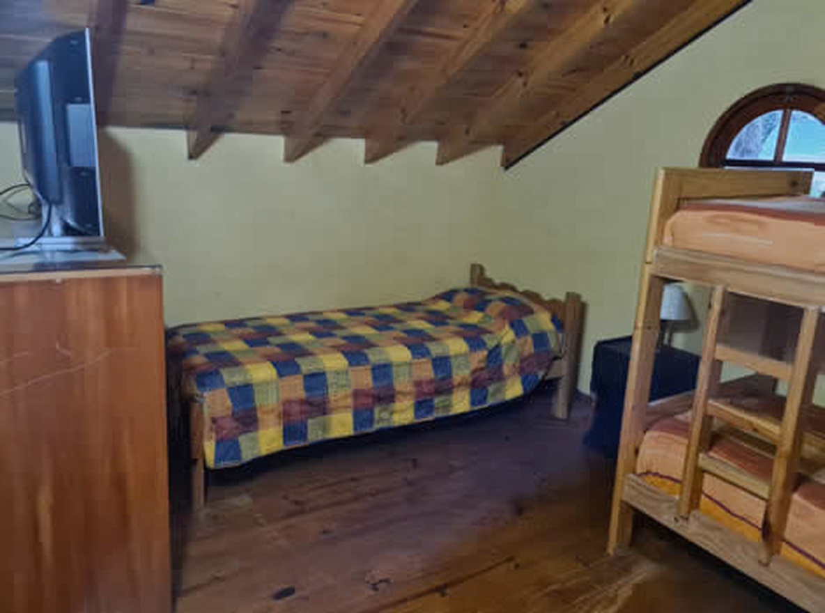 Casa con parque y parrilla a 200 metros del mar en Costa del Este miniatura 9