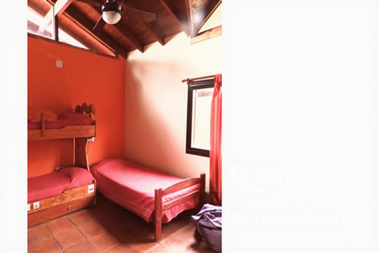 Casas con parque y parrilla a 8 cuadras del mar en Costa del Este miniatura 6