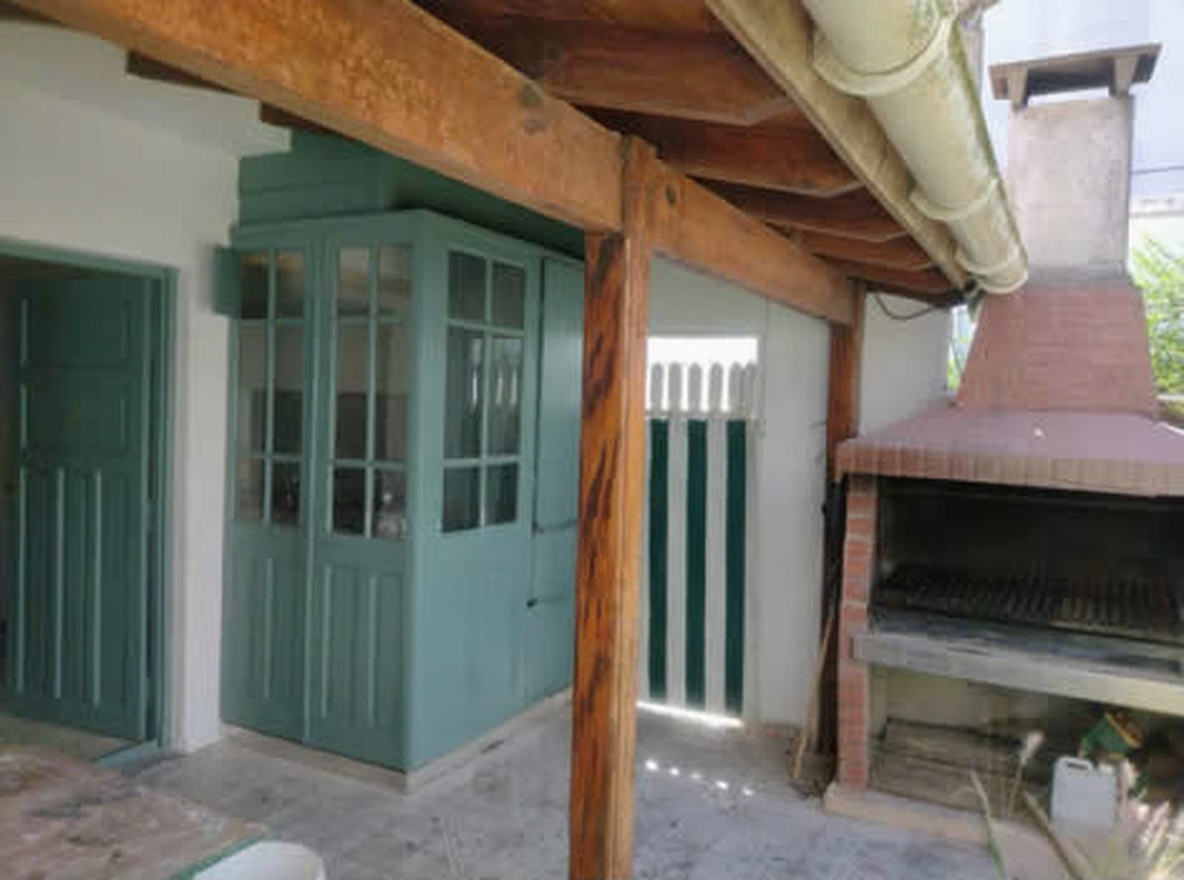 Casa con parque y parrilla a 60 metros del mar en Santa Teresita miniatura 10