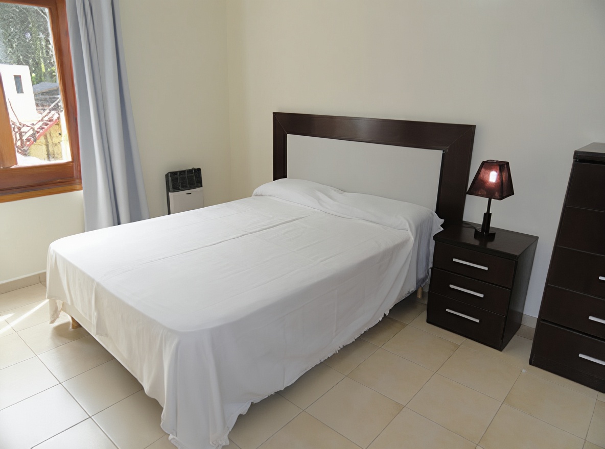 Casa con cochera y parrilla a 6 cuadras del mar en Costa del Este miniatura 8