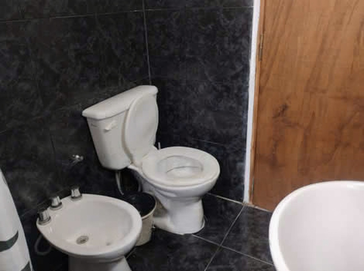 Casa con patio y parrilla a 700 metros del mar en San Clemente del Tuyú miniatura 8