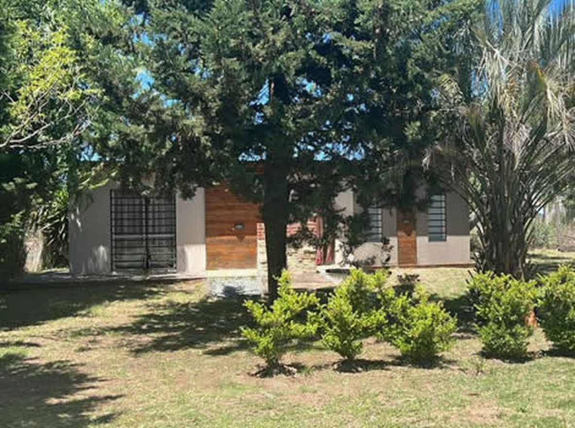 Casa con parque y parrilla en Costa Chica miniatura 2