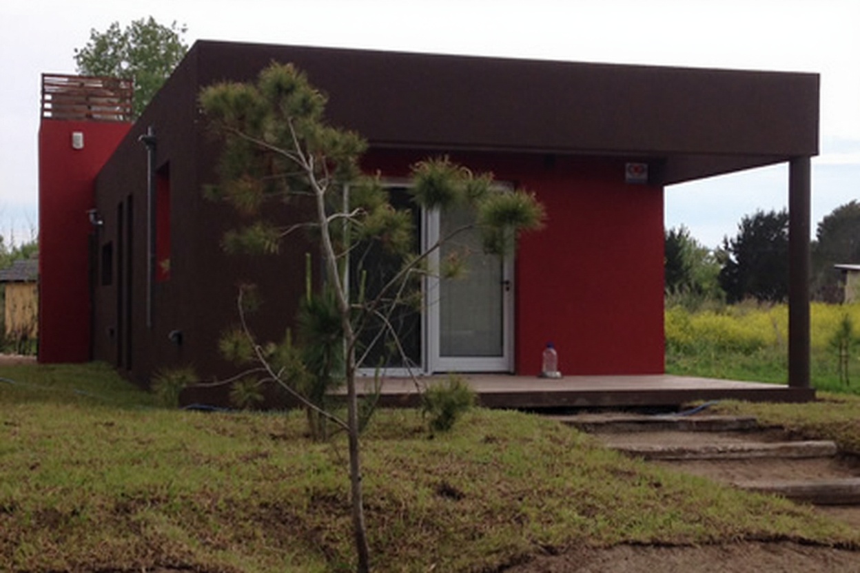Casa para 4 personas con toilette y jardín en Costa del Este miniatura 2