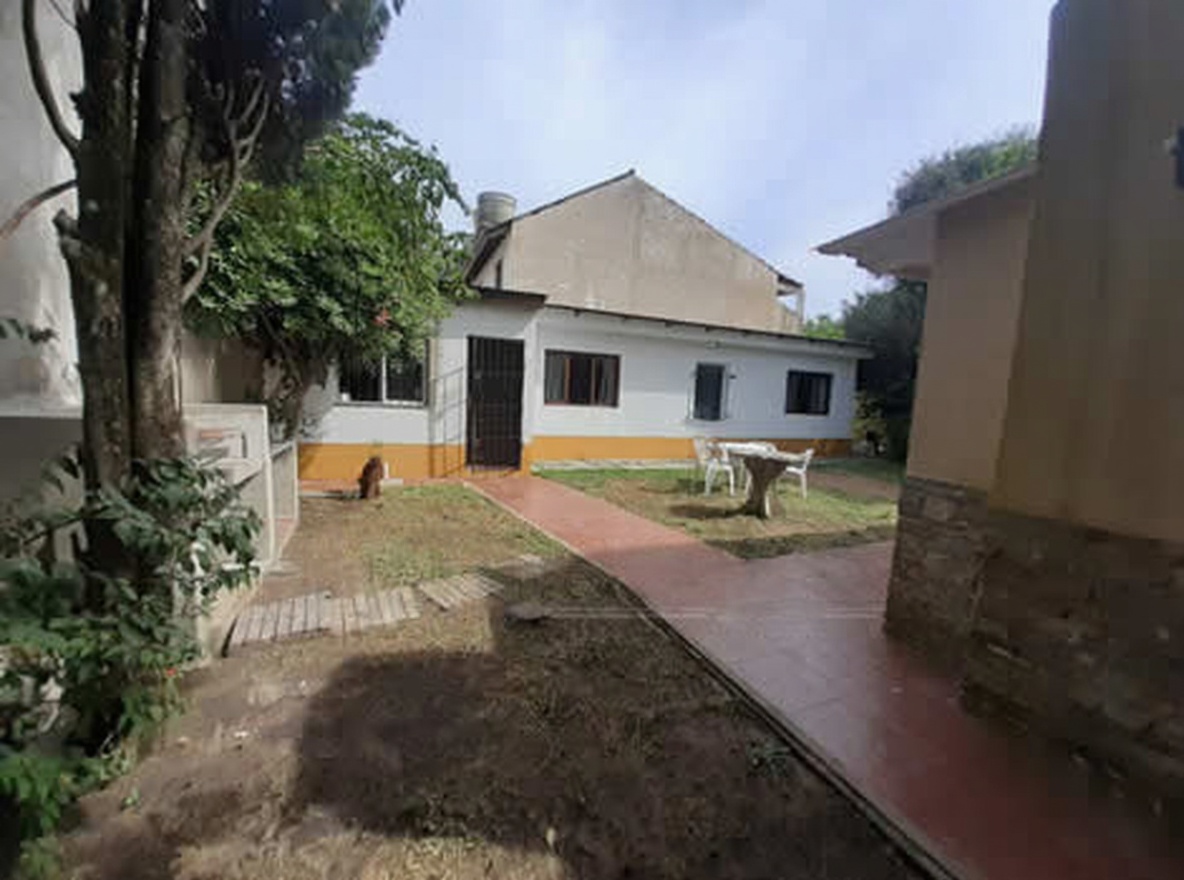 Casa con parque y parrilla en San Clemente del Tuyú foto 1