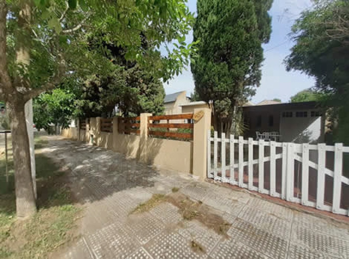 Casa con parque y parrilla en San Clemente del Tuyú miniatura 10