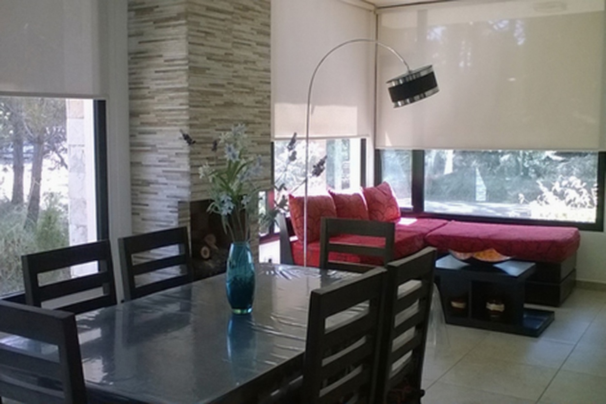 Casa para 5 o 6 personas en entorno arbolado de Costa del Este miniatura 3