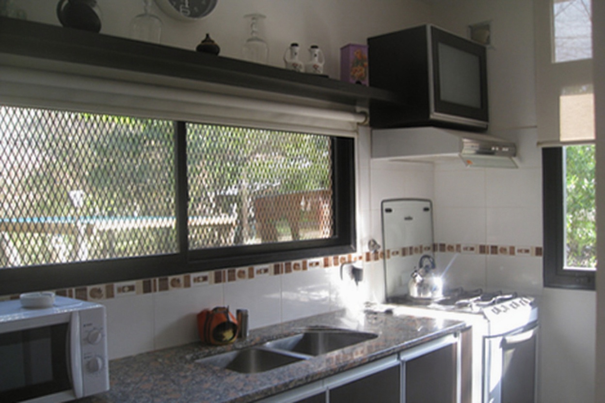 Casa para 5 o 6 personas en entorno arbolado de Costa del Este miniatura 4