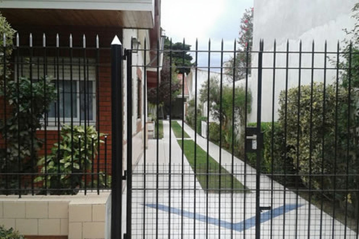 Casa con WiFi a 3 cuadras del mar en San Clemente del Tuyú miniatura 2