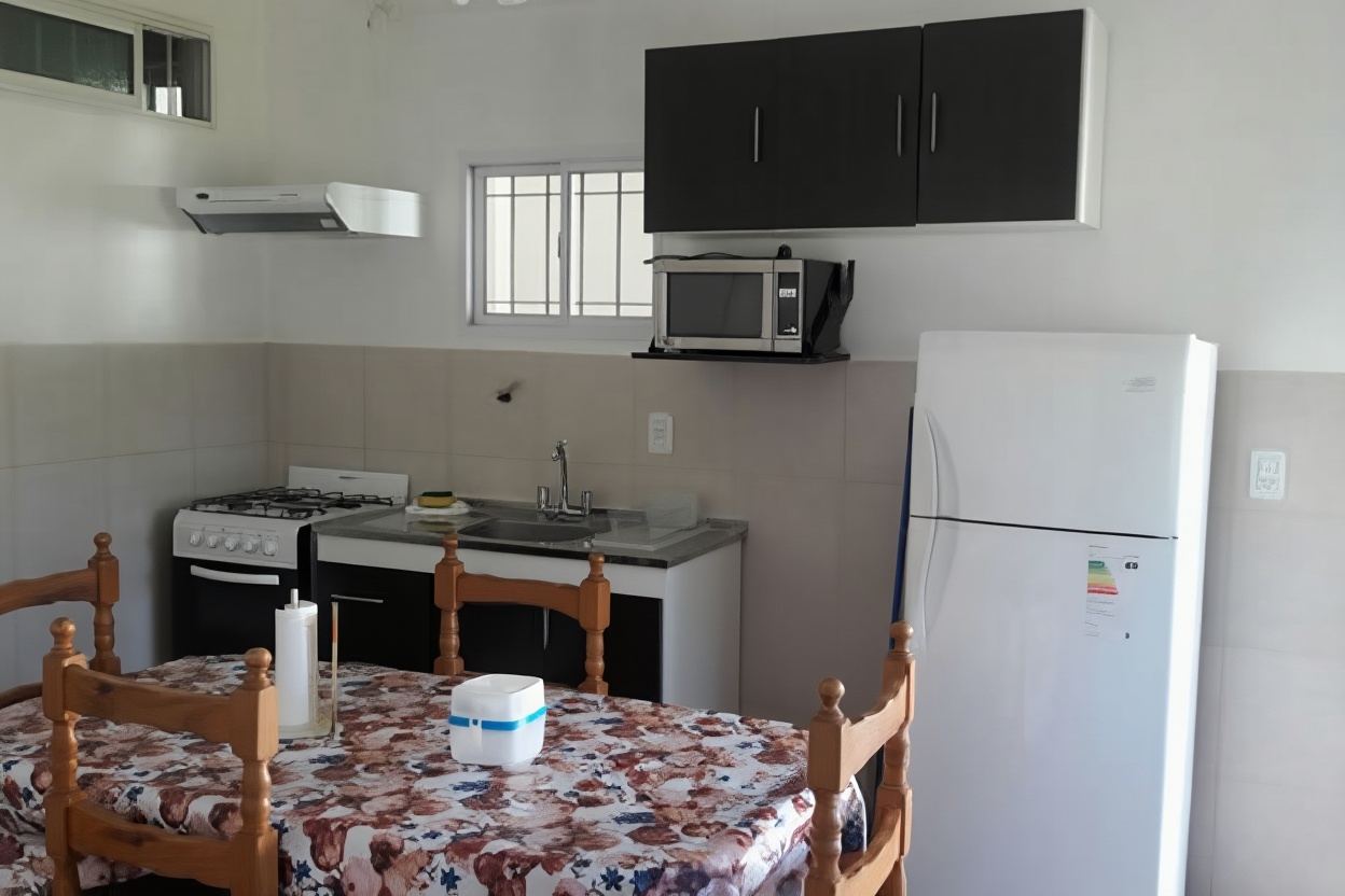 Casa con WiFi a 3 cuadras del mar en San Clemente del Tuyú miniatura 3