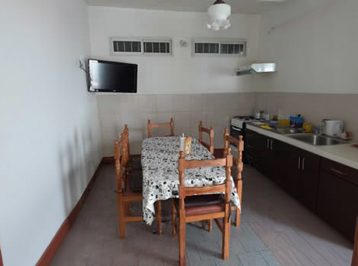 Casa con WiFi a 3 cuadras del mar en San Clemente del Tuyú miniatura 5