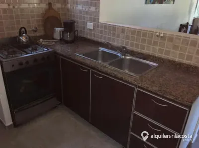Casa con cochera y parrilla a 400 metros del mar en Costa del Este foto 4