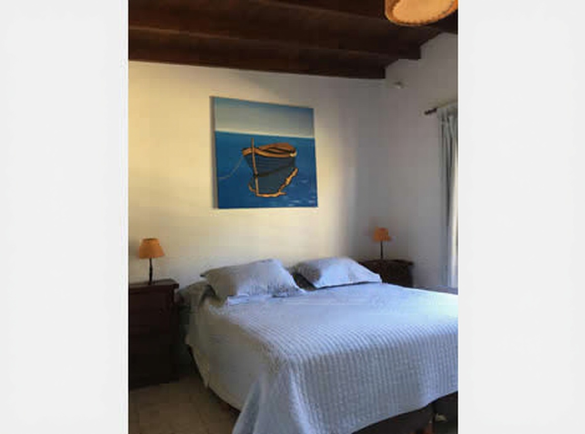 Casa con cochera y parrilla a 400 metros del mar en Costa del Este miniatura 6