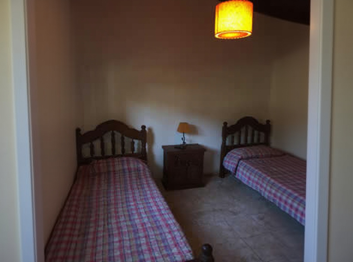 Casa con cochera y parrilla a 400 metros del mar en Costa del Este miniatura 7