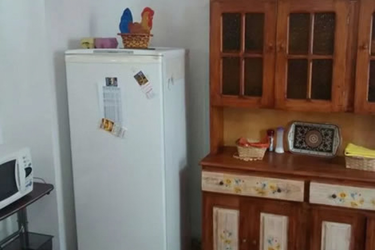 Casa con patio y parrilla a 4 cuadras del mar en San Clemente del Tuyú miniatura 4