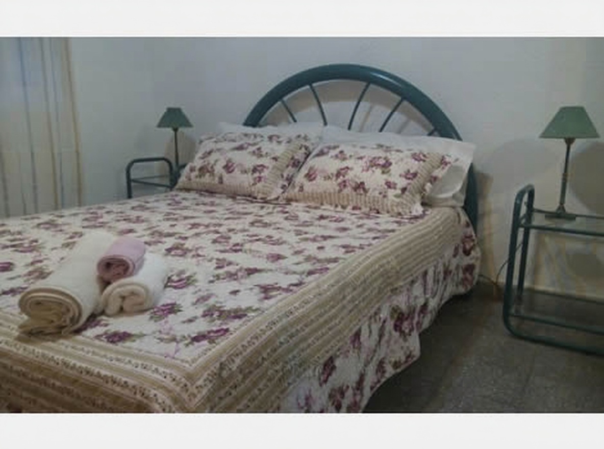 Casa con patio y parrilla a 4 cuadras del mar en San Clemente del Tuyú miniatura 5