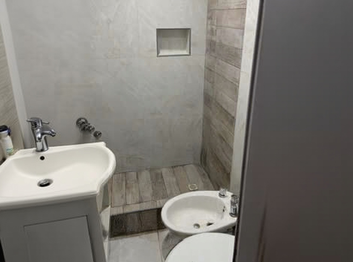 Casa con patio y parrilla a 4 cuadras del mar en San Clemente del Tuyú miniatura 6