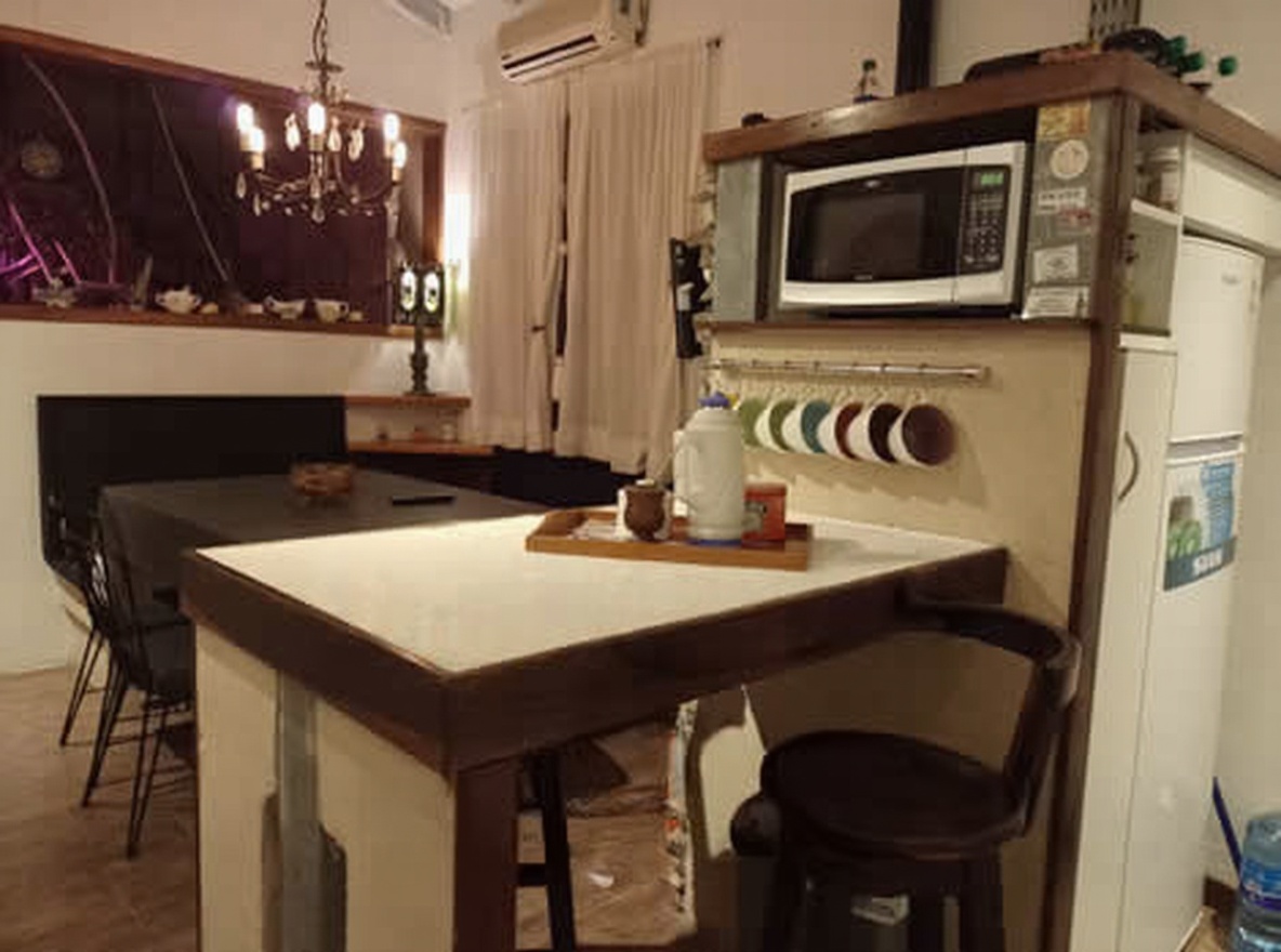 Casa con pileta y parque en Costa del Este miniatura 3