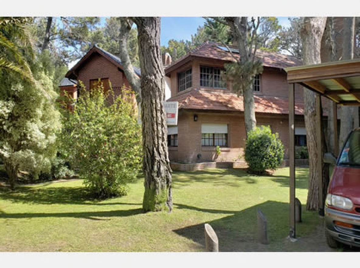 Casa con parque y parrilla a 100 metros del mar en Costa del Este