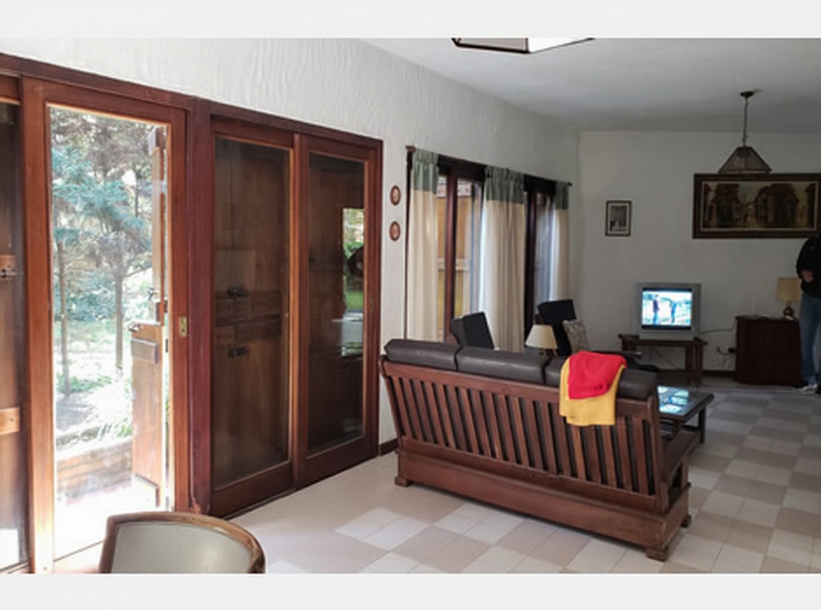 Casa con parque y parrilla a 100 metros del mar en Costa del Este miniatura 7