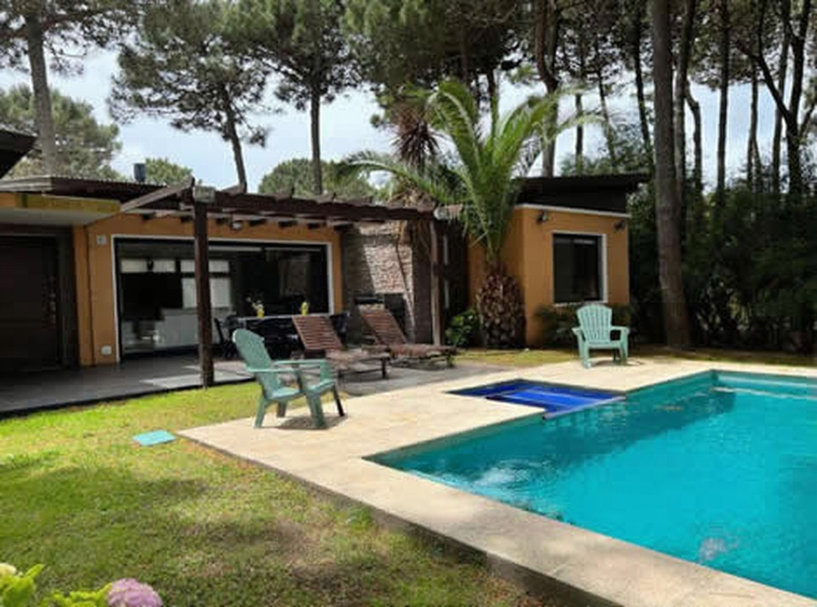 Casa de una planta para 9 personas en zona norte de Pinamar miniatura 2