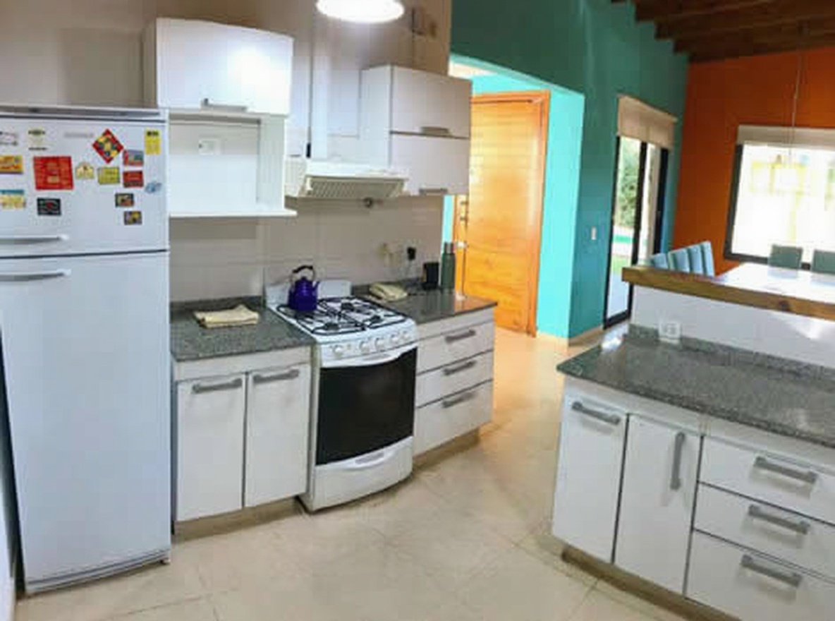 Casa de una planta para 9 personas en zona norte de Pinamar miniatura 3